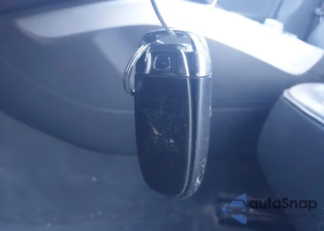 2015 Audi A4 2.0T Premium z USA, uszkodzony, nr VIN WAUBFAFL6FN014623